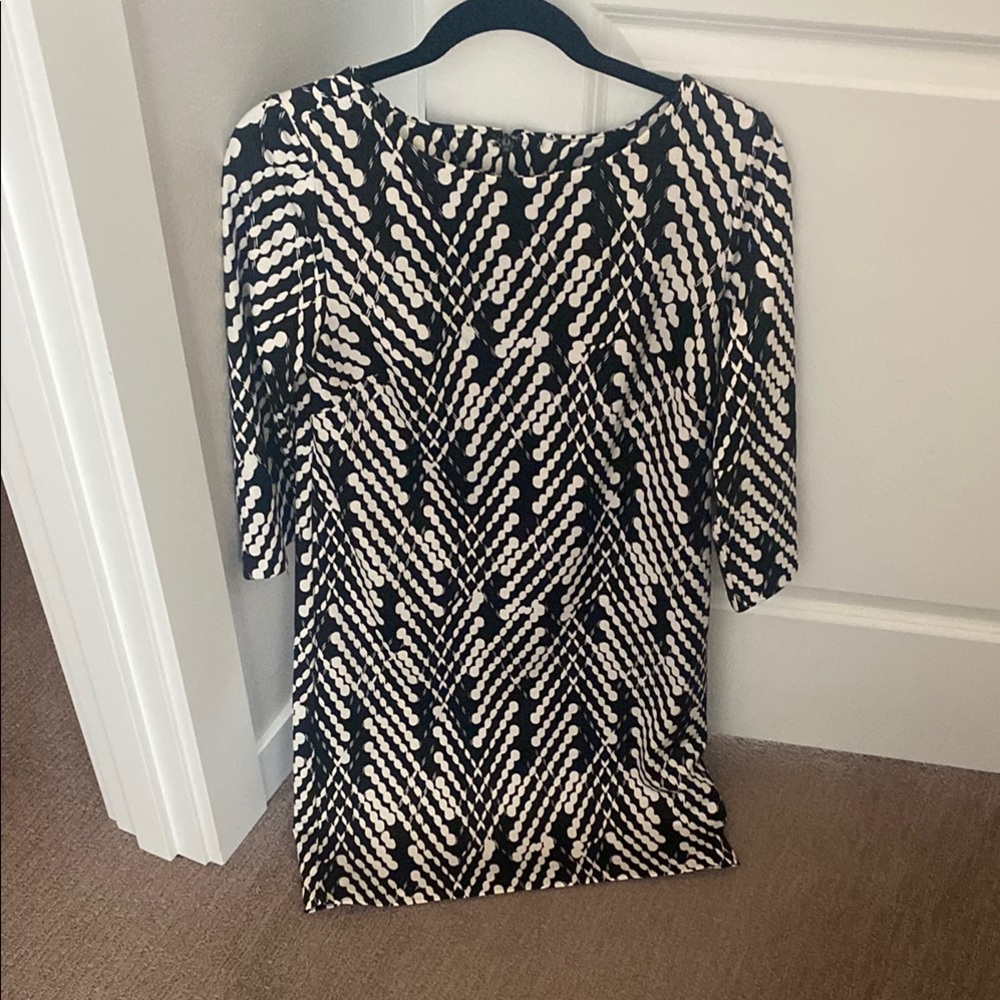 The Limited Black and White Sheath Dress 3/4 Sleeve Crew Neck